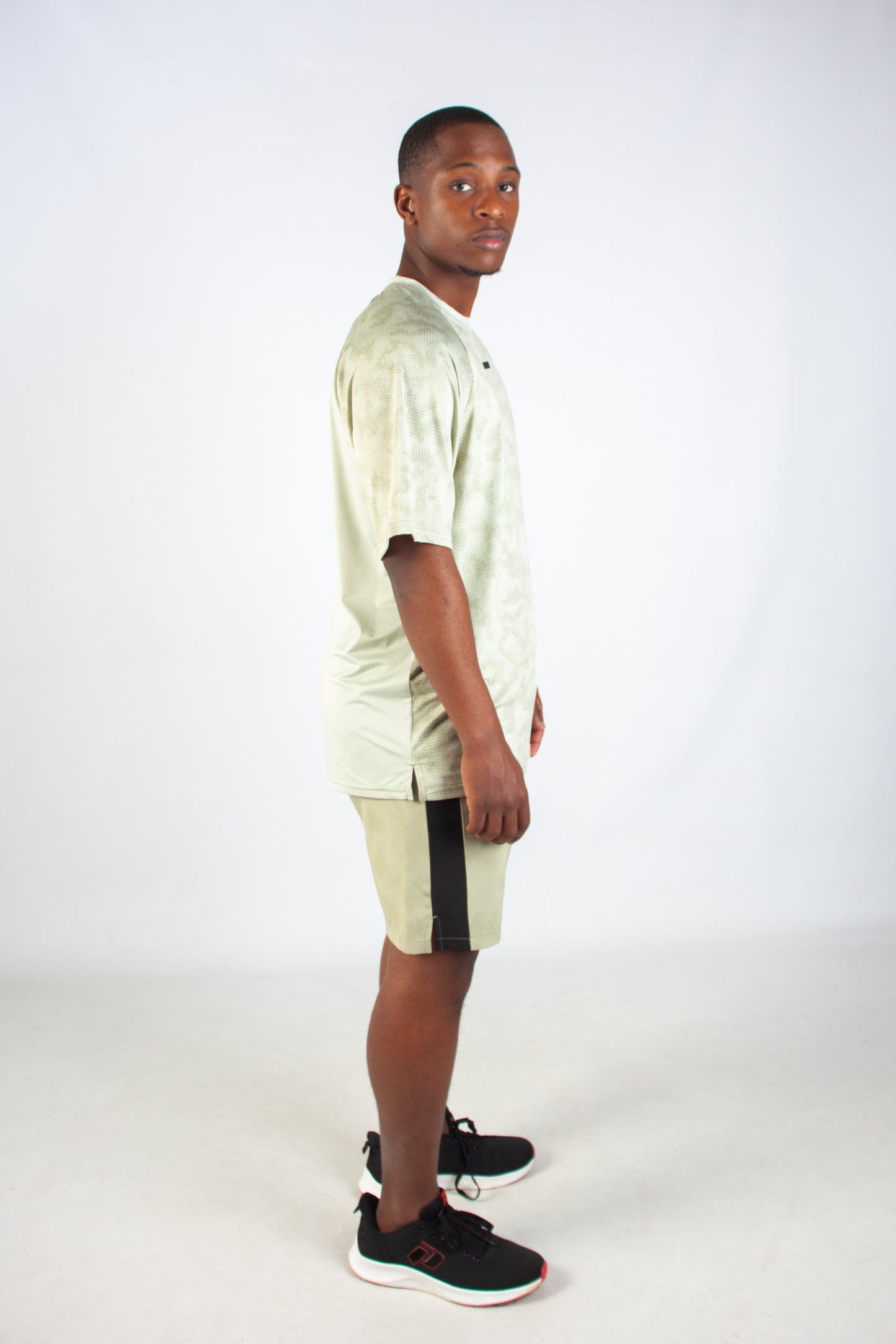SAGE ENDLESS DOTTED ACTIVE T-SHIRT