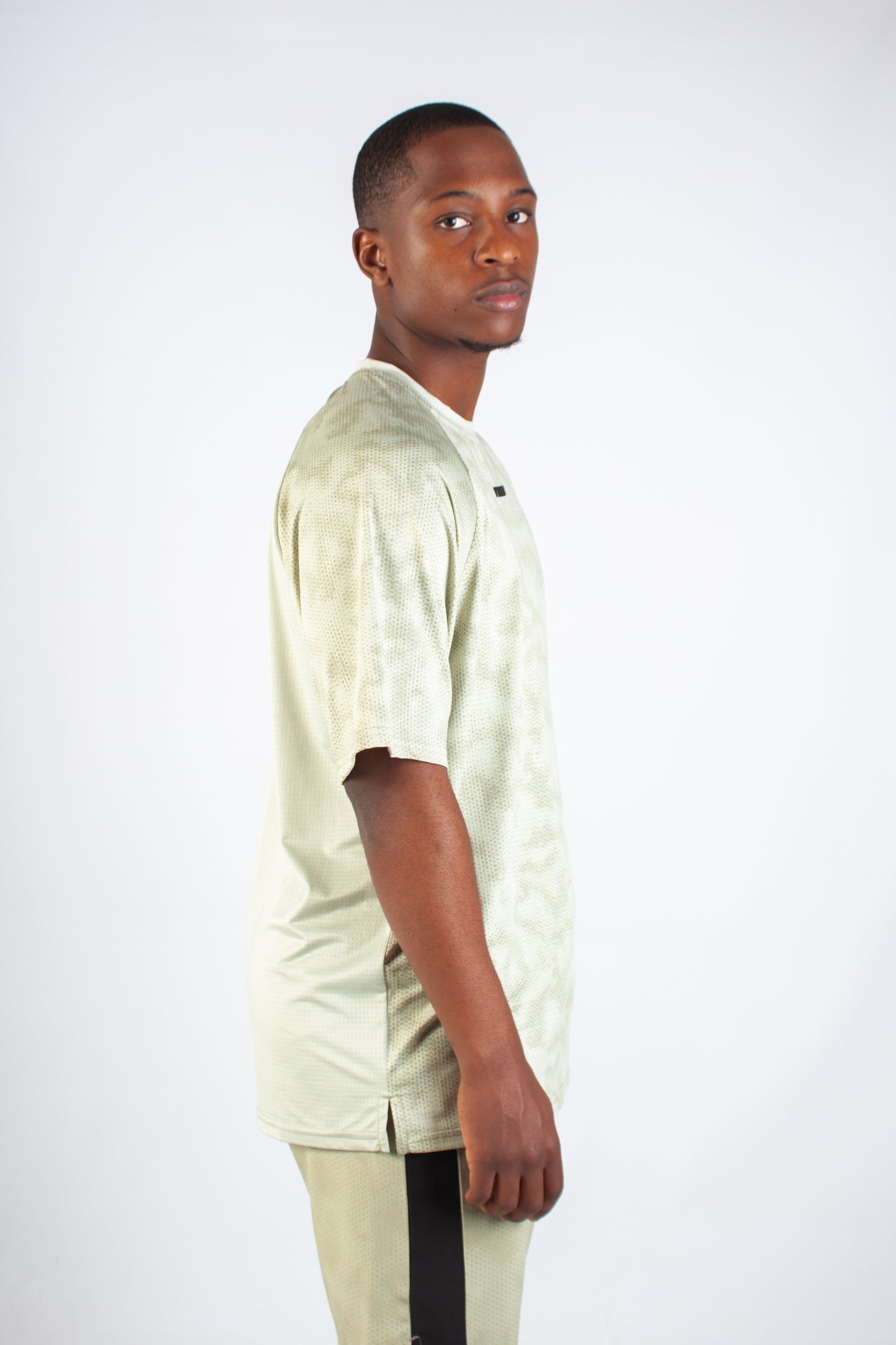 SAGE ENDLESS DOTTED ACTIVE T-SHIRT