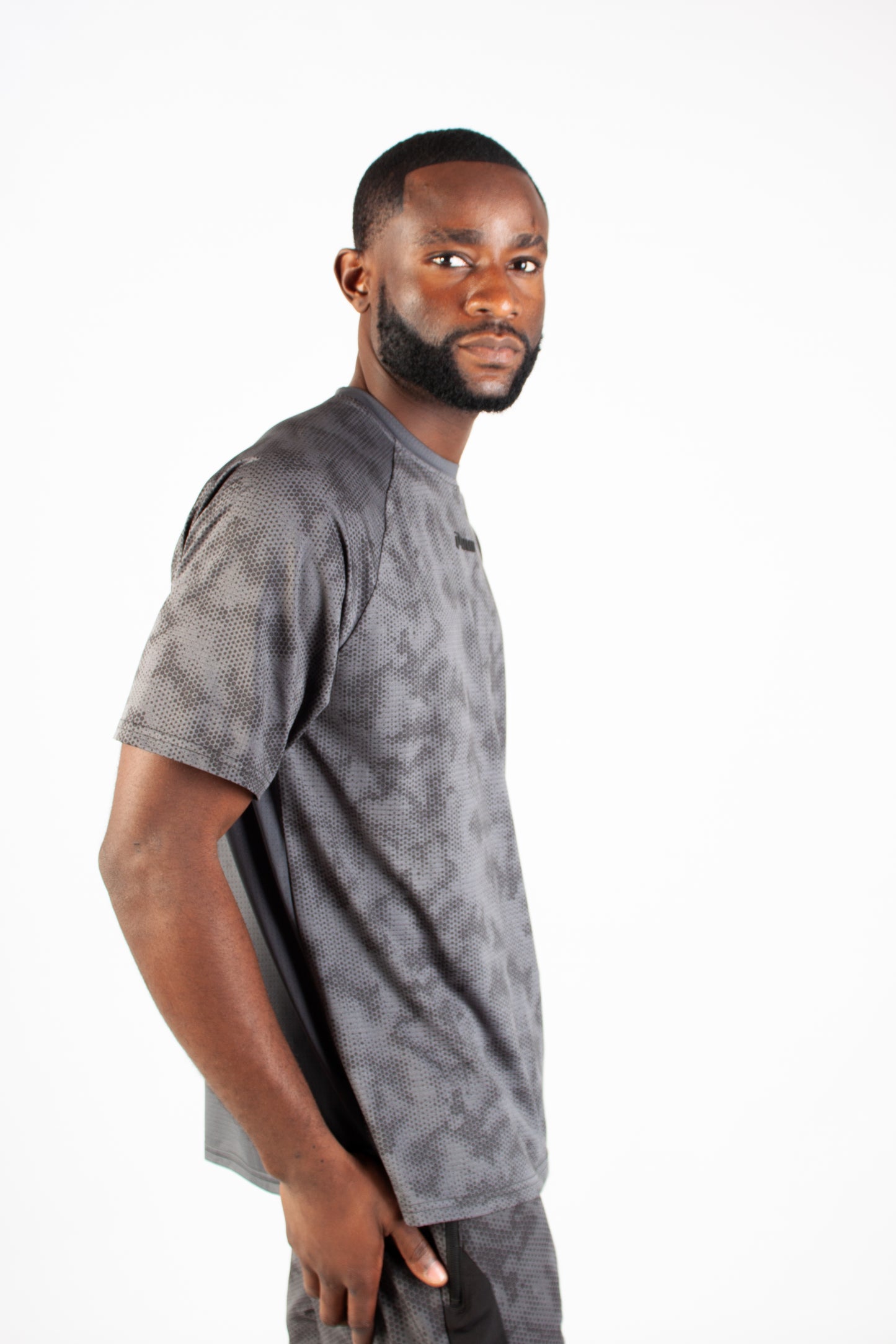 GREY ENDLESS DOTTED ACTIVE T-SHIRT